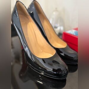 Christian Louboutin Black patent leather Heels NO BOX size 9/40